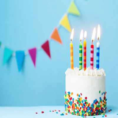 دلیل وجود شمع روی کیک تولد چیست؟